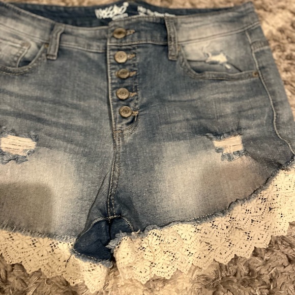 Women's/Teens Mossimo Denim Shorts - EXCELLENT Condition- Size 12/31 - Picture 2 of 11
